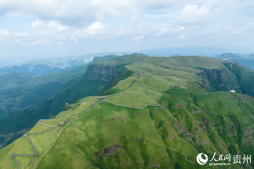 航拍韭菜坪景區。人民網記者 涂敏攝