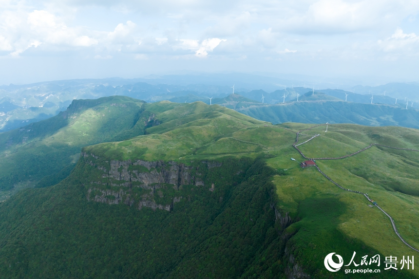 航拍韭菜坪景區。人民網記者 涂敏攝