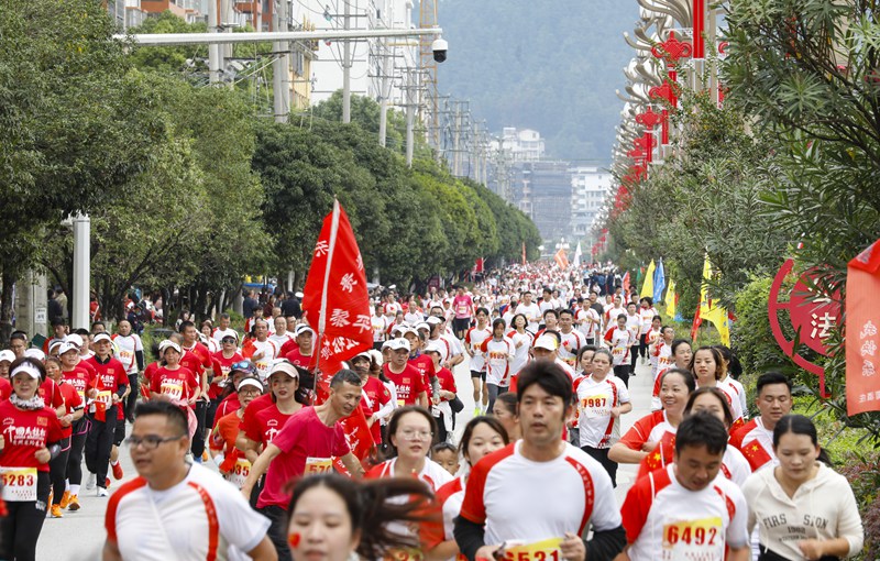 運動會跑步比賽。