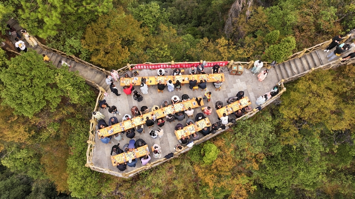 圖為“棋解珍瓏局，弈決云臺山”2024年首屆“云臺山杯”圍棋系列公開賽現場。吳昌前攝