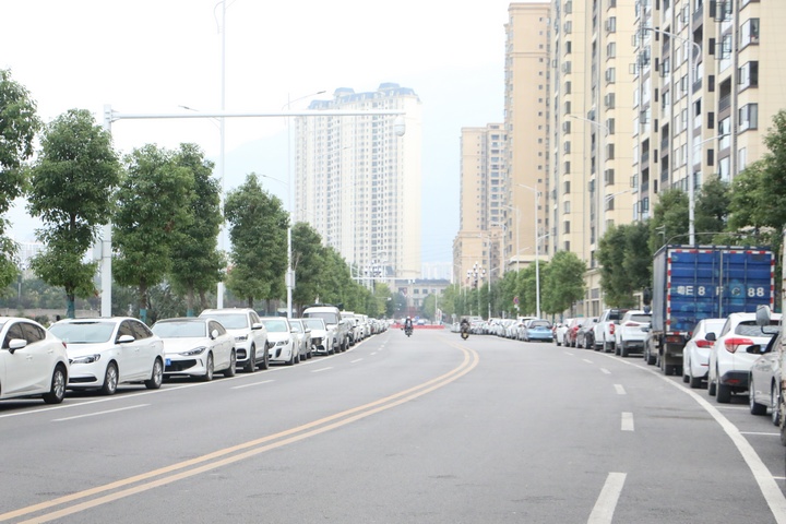 印江自治縣城區一角。