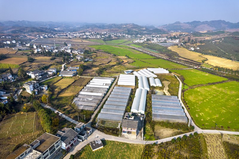 貴州省黔西市林泉鎮海子社區（無人機照片）。