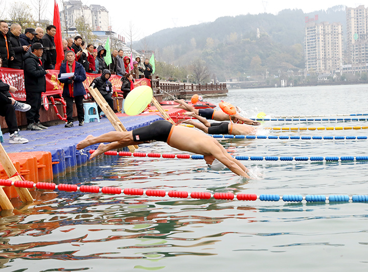 參賽選手精彩比賽中。向天祥攝