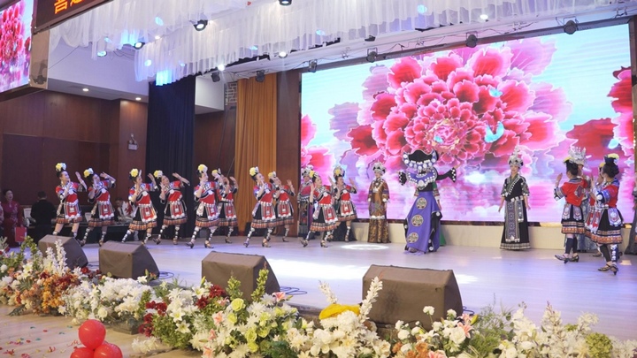 聯誼活動現場節目表演。