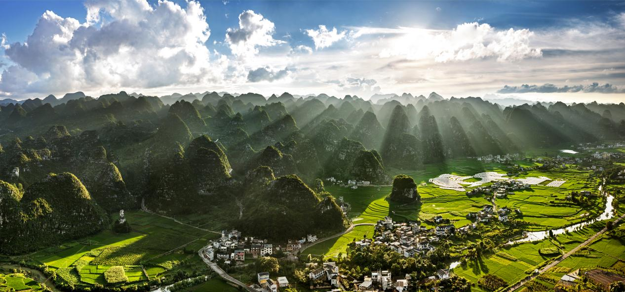 萬峰林納灰村。