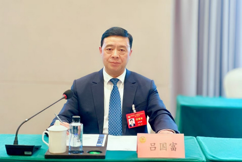 貴州省政協委員，貴州民族大學黨委書記呂國富。受訪者供圖