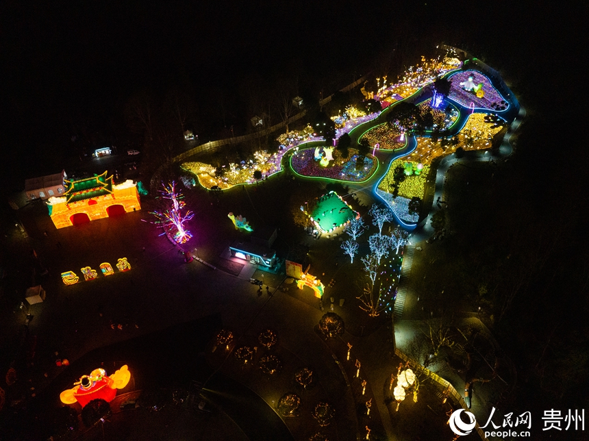 2025觀山湖春節燈會廟市現場。人民網陽茜攝