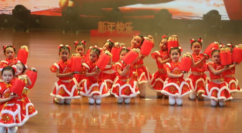 赫章萌娃齊聚！2025少兒春晚嗨翻蛇年