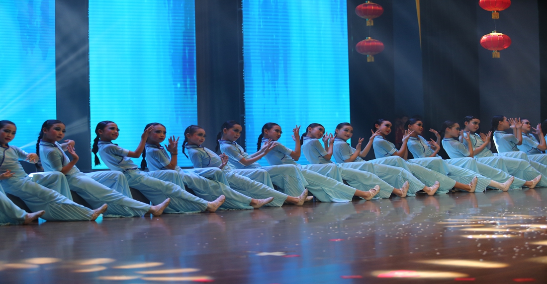 赫章萌娃齊聚！2025少兒春晚嗨翻蛇年。陳春志攝