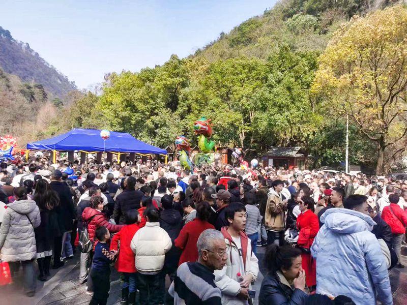 2024年春節期間，黔靈山公園人氣爆棚。趙毫攝
