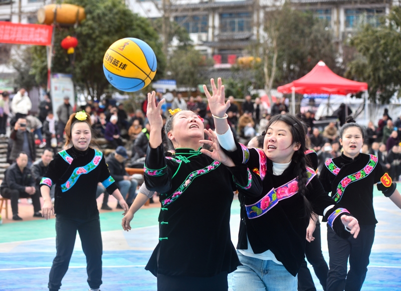 雷山縣城姑媽籃球賽。吳玉貴攝