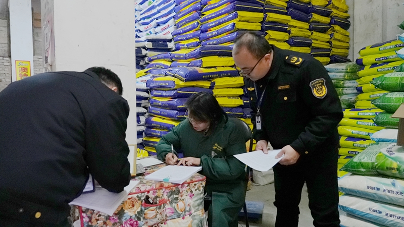 備優備齊農資，保障春耕生產。