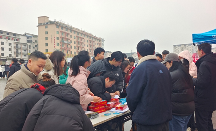 百里杜鵑人社局組織的專場招聘會。