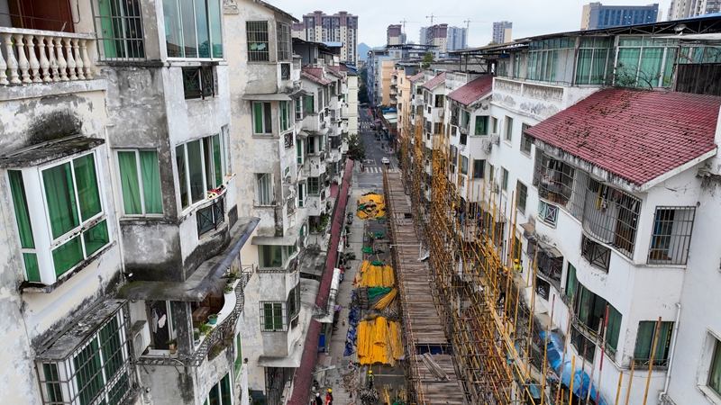 老舊小區改造施工現場。