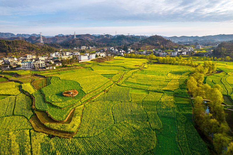 貴州省畢節市黔西市洪水鎮鄉村美景（無人機照片）。