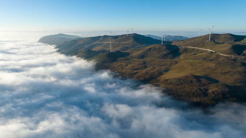 《百草坪云?！?。李興龍攝