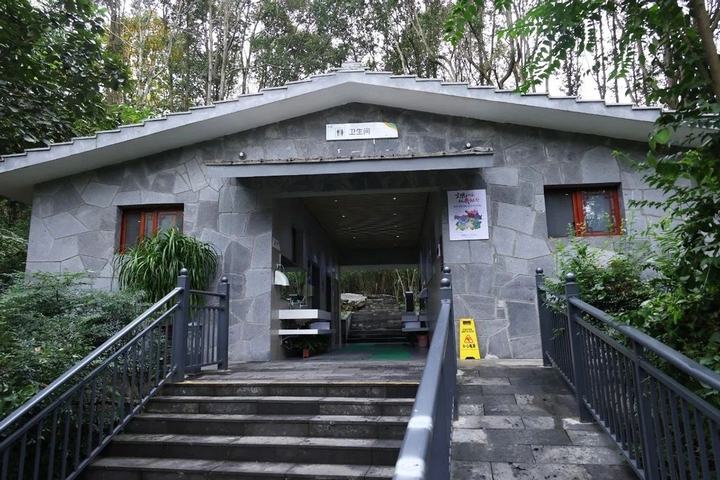 3 圖為升級改造后的衛生間.jpg