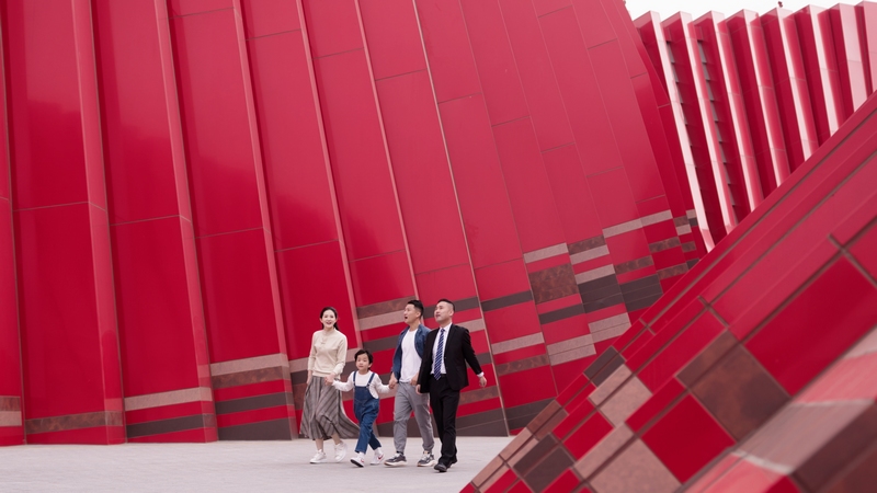 小車小團帶著游客游覽紅飄帶。圖片由貴州旅游集團提供