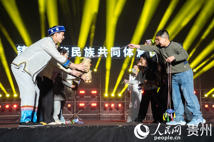 2025年民族大聯歡·春游活動舉行。人民網 陽茜攝