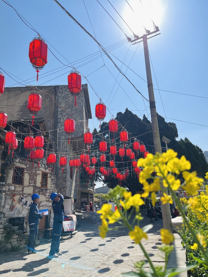 電力設備巡維。