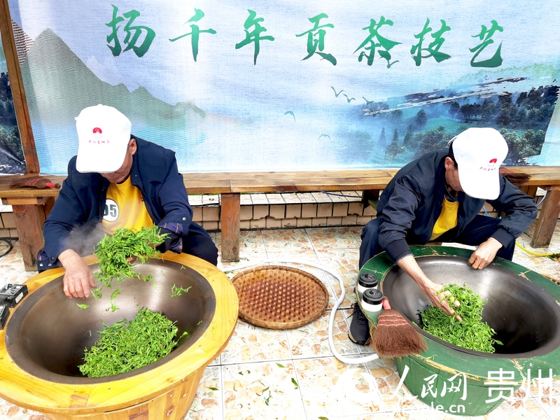 手工炒茶比賽。人民網記者 王秀芳攝
