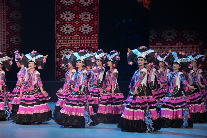 中國涼都·六盤水避暑季開季大型節目表演。