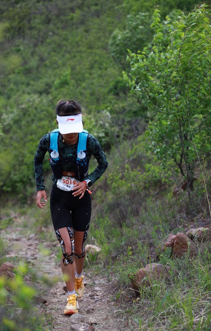 張廷在越野跑途中 受訪者供圖.jpg