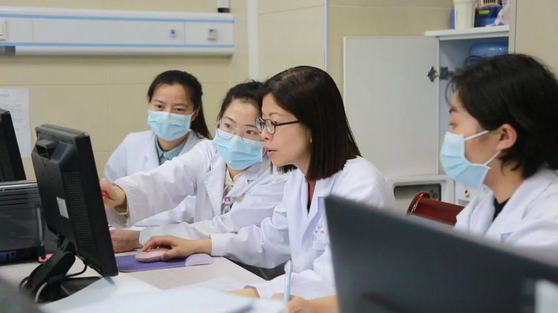 跨越山?！搬t”線牽 架起粵黔協作“健康橋”。