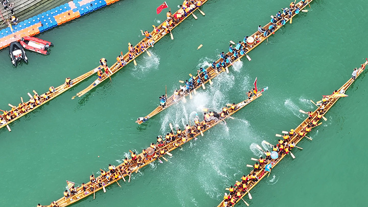 2025年“龍舟游江”現場 碧江區融媒體中心供圖