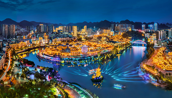 銅仁中南門歷史文化旅游區夜景鳥瞰圖 碧江區委宣傳部提供