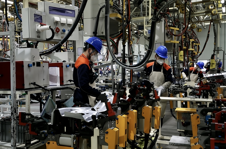 圖為農行貴陽分行支持的寧德時代（貴州）新能源材科技有限公司生產車間。