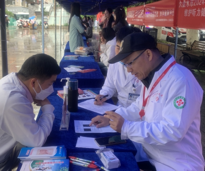 幫扶專家到衛生院開展義診。