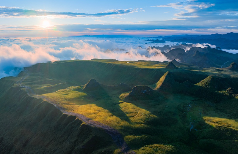 阿西里西大草原云海日出景觀。