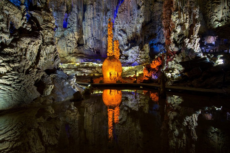 織金洞世界地質公園——霸王盔。