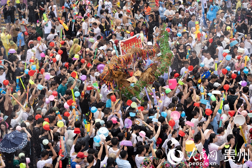 2025德江“水龍節”活動現場。人民網記者 涂敏攝