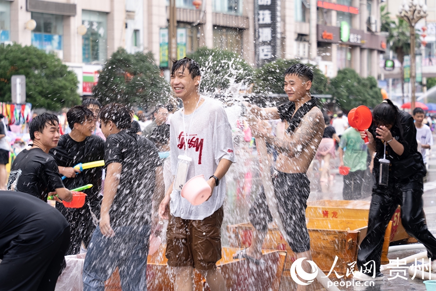 2025德江“水龍節”活動現場。人民網記者 涂敏攝