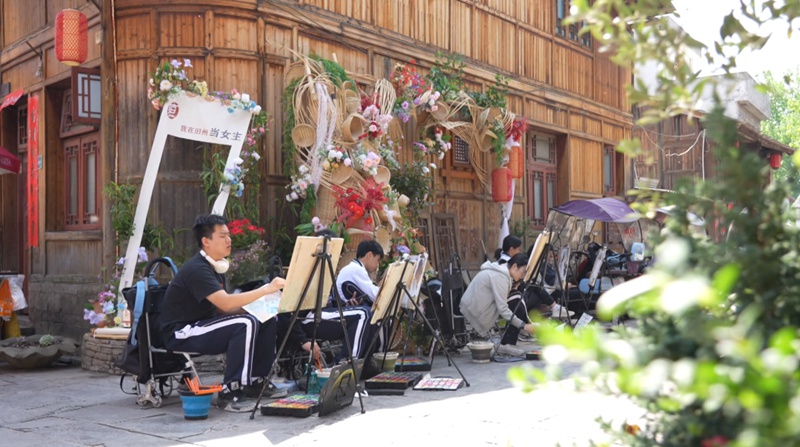 “涼經濟”釋放消費新活力。