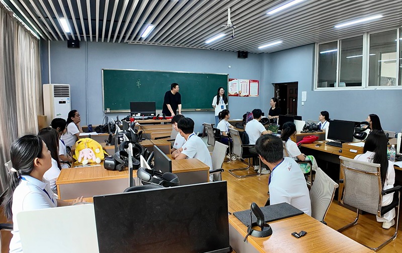 “美育中國·黔東南行”民族影像志人才培養計劃在凱里學院啟動。主辦方供圖