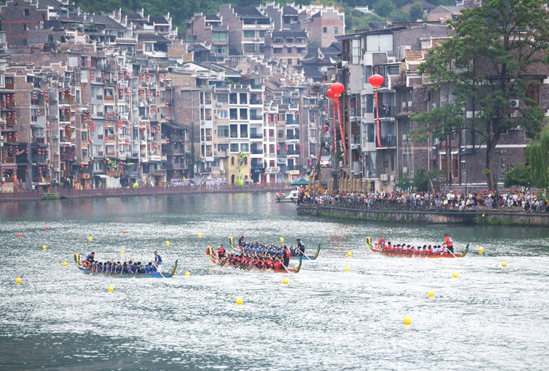 龍舟競渡。江春健攝