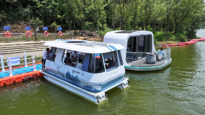 無人駕駛智能游船解鎖百花湖新玩法。.jpg