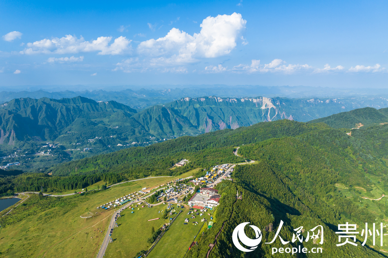 航拍貴州六盤水野玉海飛行營地。人民網記者 涂敏攝