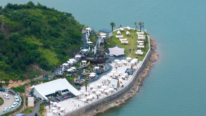 行進中國 | 貴陽清鎮有片“?！?藏著旅居好時光炎炎夏日，貴陽清鎮市的紅楓湖碧波微漾。
