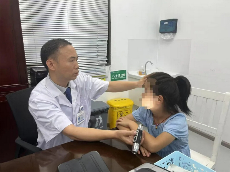 貴陽市二醫皮膚科“夜間門診”：破解群眾“看病時間困局” 。