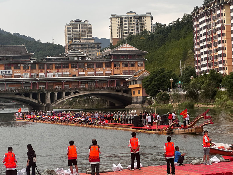 世界最長木龍舟。