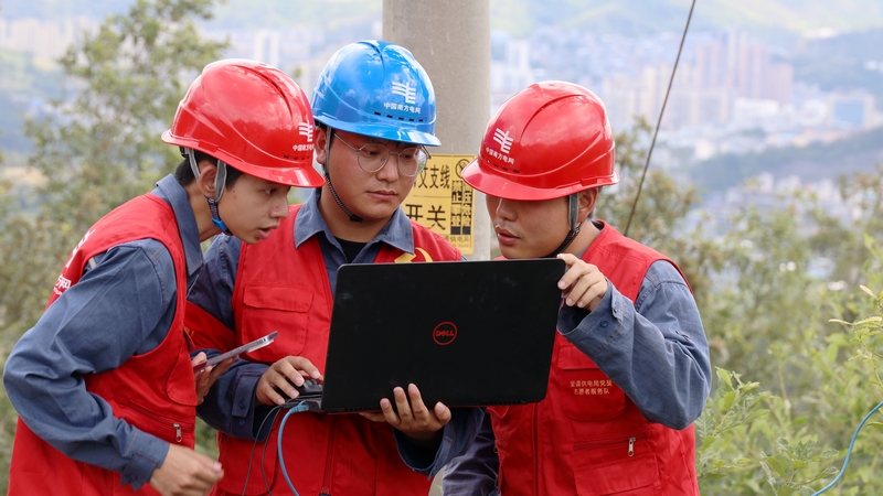 安裝調試配網“自愈”系統。
