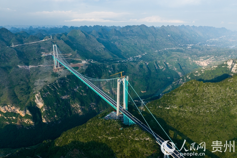 在建世界第一高橋——花江峽谷大橋。人民網記者 涂敏攝.jpg
