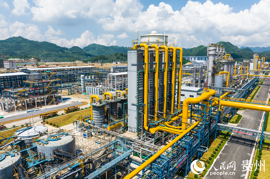 貴州美錦華宇“煤—焦—氫”綜合利用示范項目一隅。人民網記者 涂敏攝