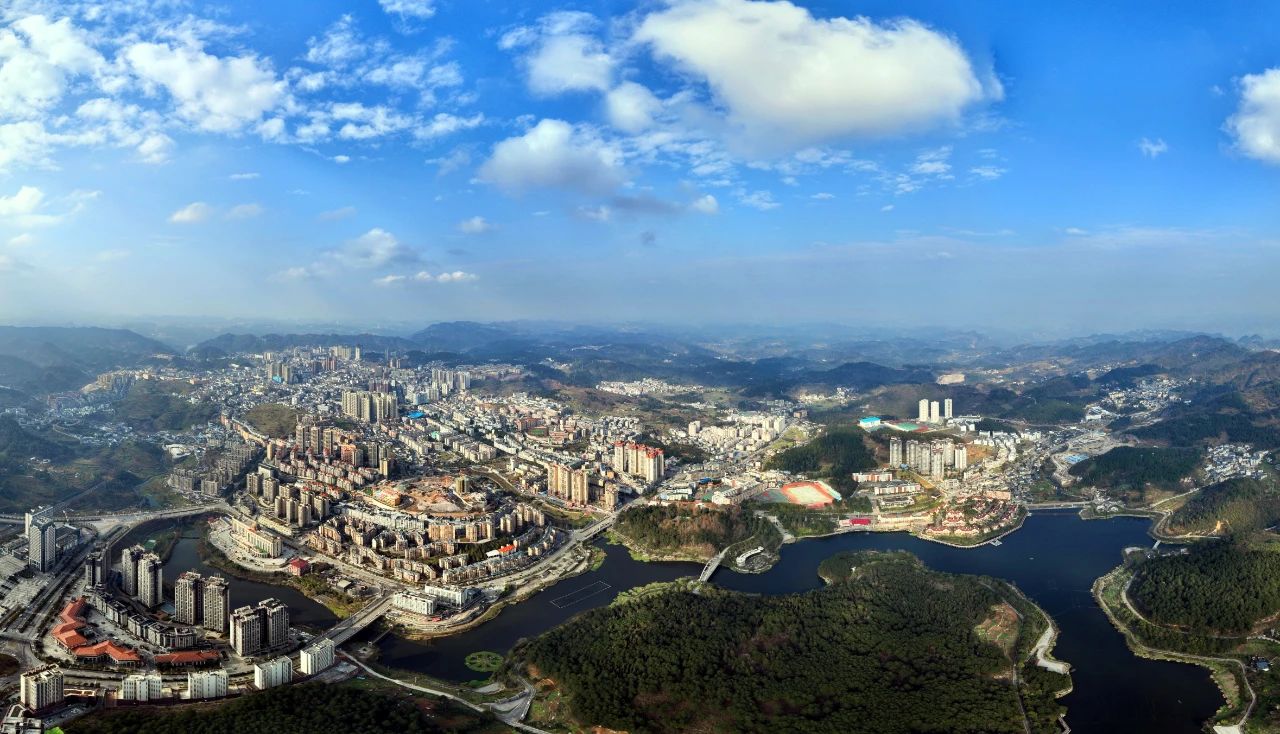 開陽縣城航拍。