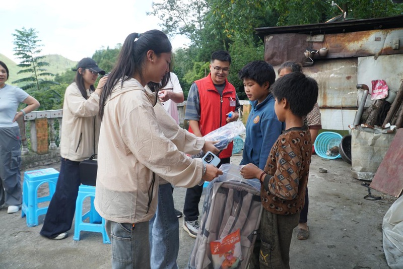 貴州商學院社會實踐服務隊深入六盤水開展暑期社會實踐活動。