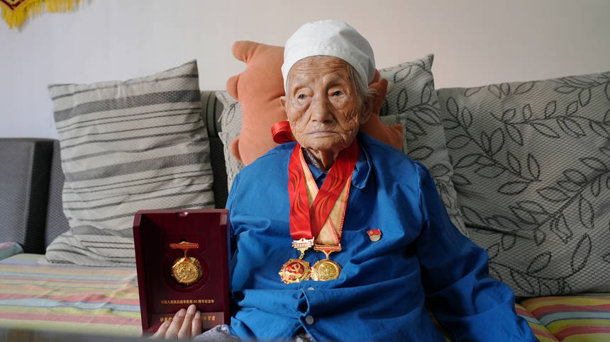 100歲抗戰老人時念英。